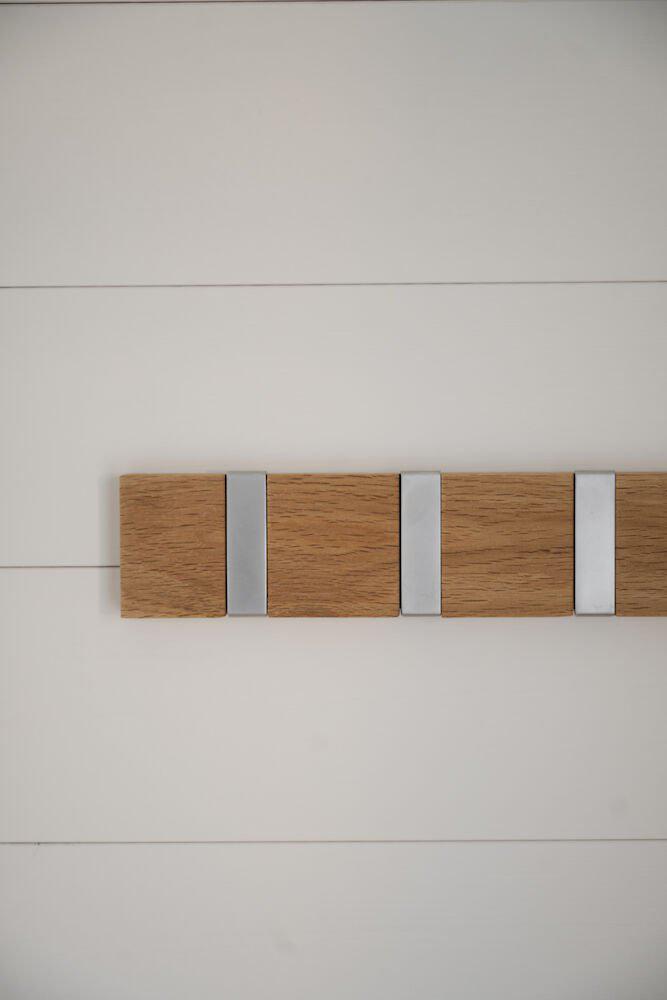 103673_b_mb_Confetti_hook_rail_oak_2