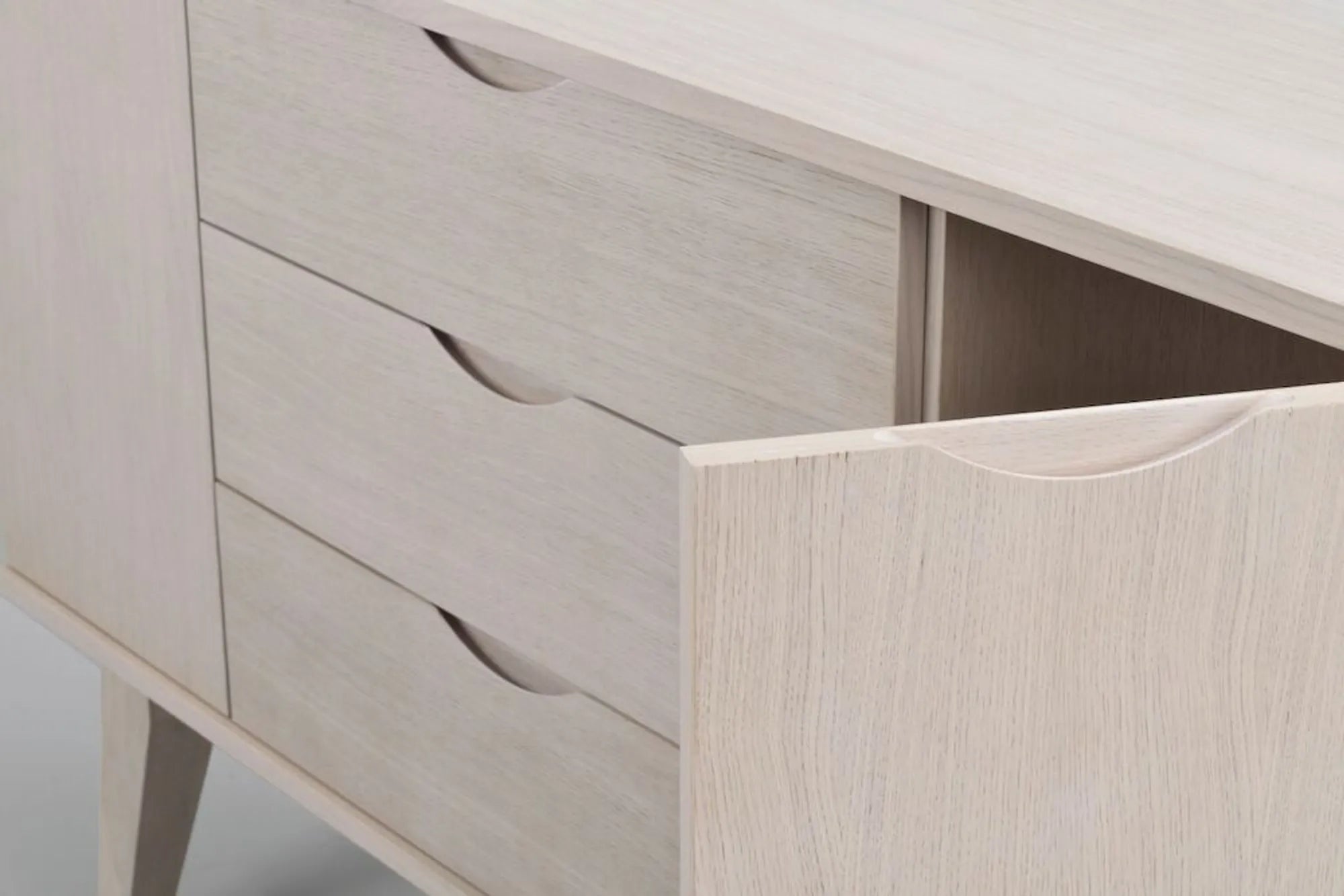 113738_det2_Filippa_sideboard_whitepigm._oak_X