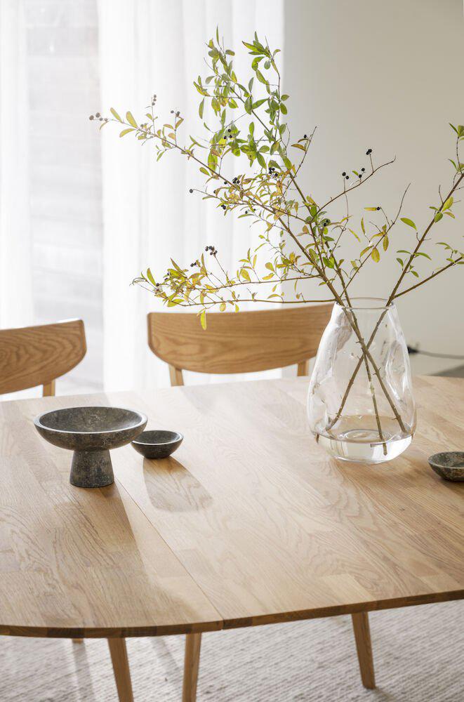 113799-113798_b_mb_FILIPPA_dining_table_round_120_in_oiled_oak__45_cm_insert_01