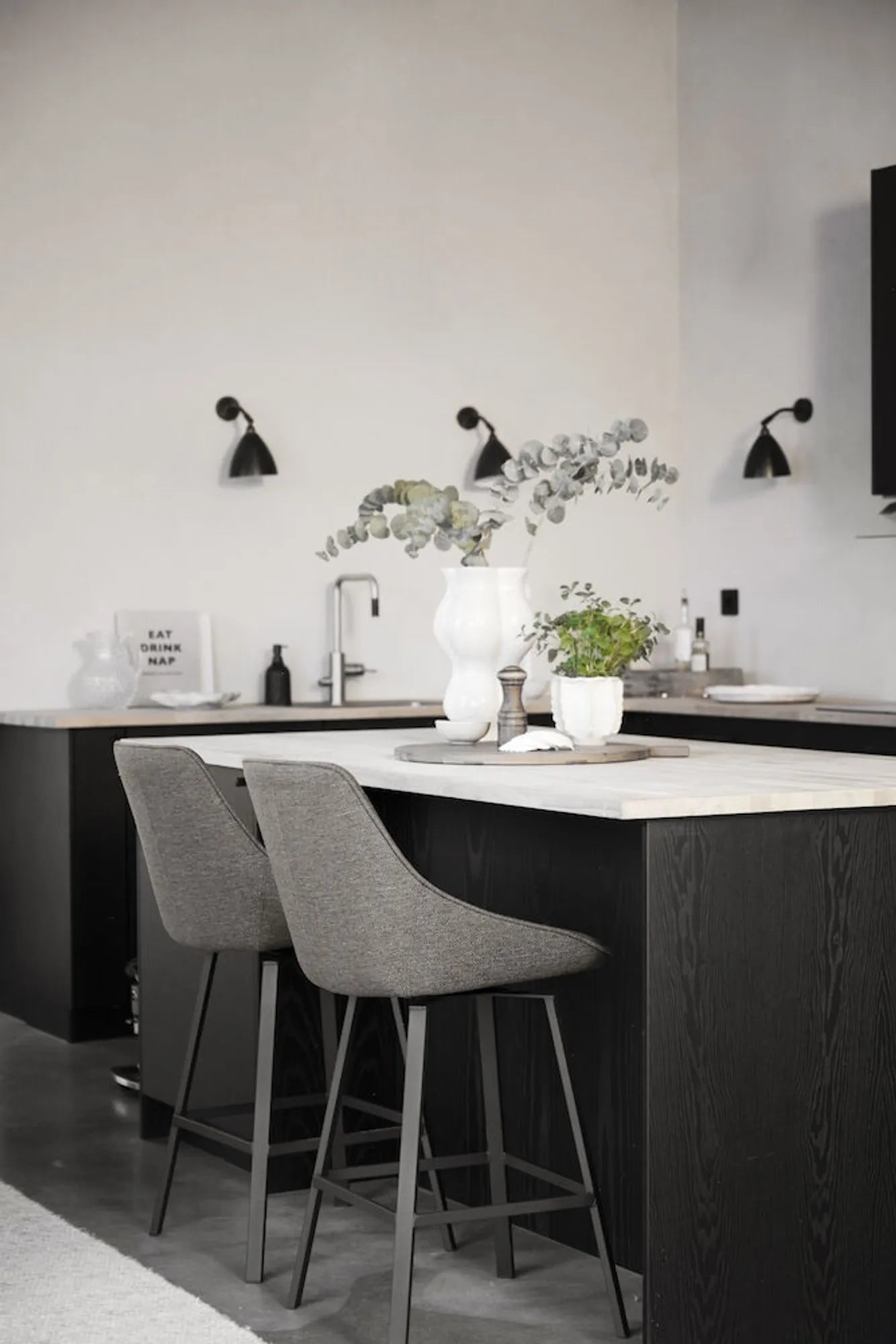117834_b_mb_Alison_bar_chair_4_dark_beige_black_002
