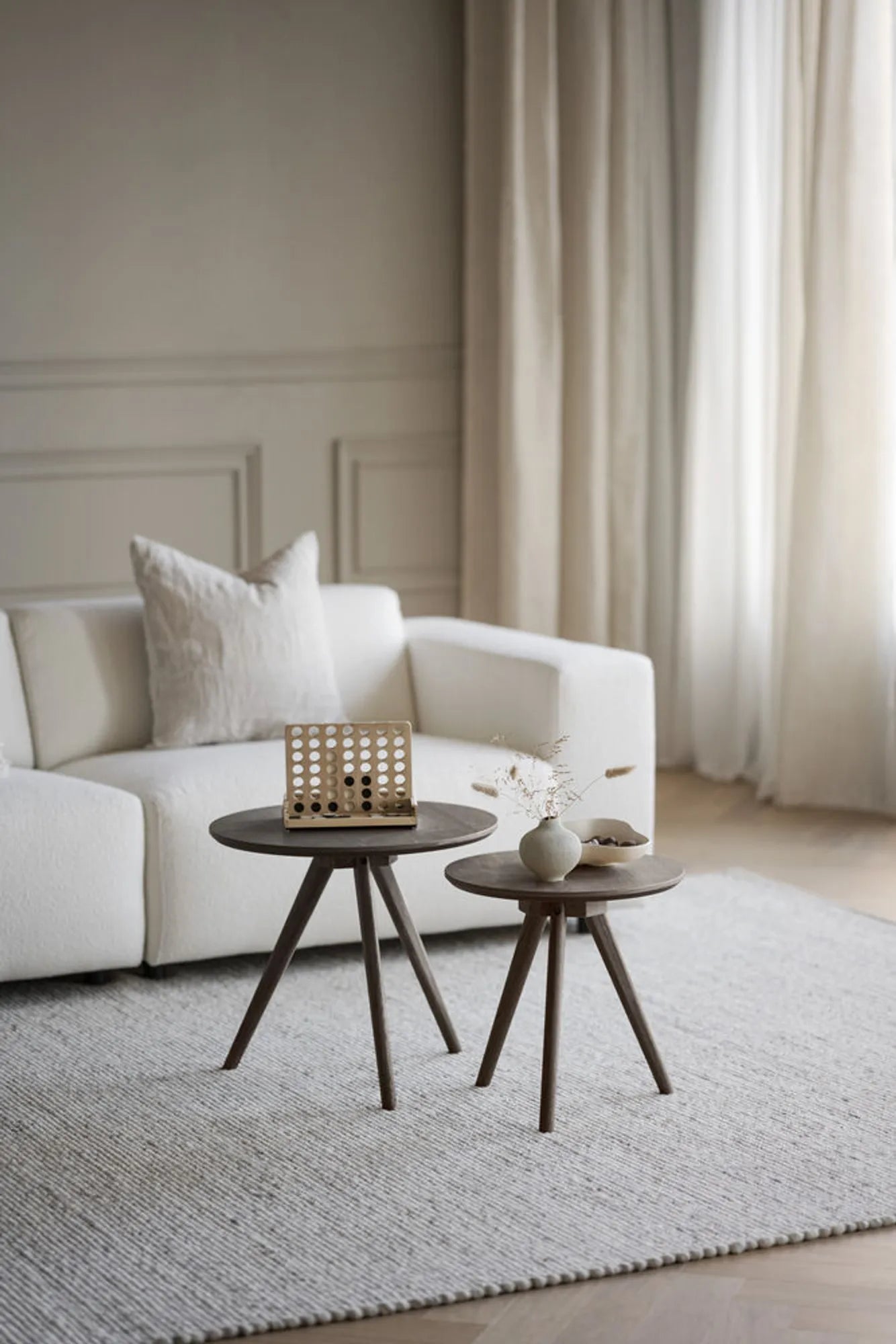 119215_b_mb_Yumi_nesting_table_brown_01