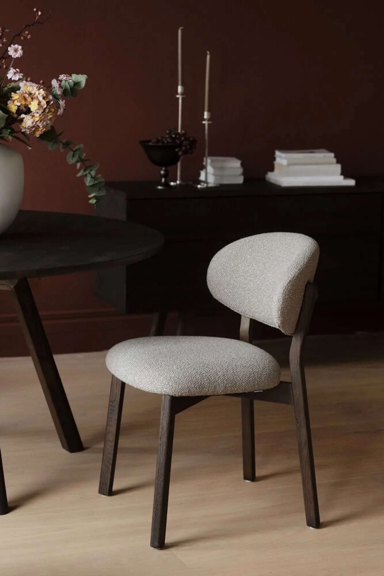 120174_b_mb_Patterson_chair_brown08