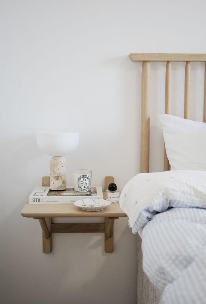 120438-120436_b_mb_Riggins_headboard_whitewash_Camrose_bedside_table_whitewash_3