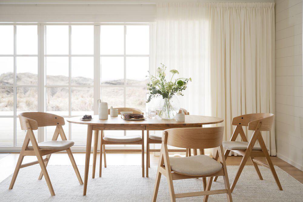 120752-119712_b_mb__Waterton_armchair_oak_beige_Tyler_dining_table_oak_3