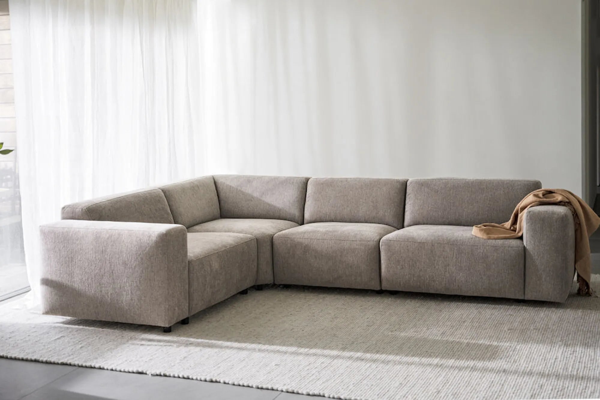 121318_b_mb_WILLARD_lounge_corner_sofa_in_brenda_beige34_07