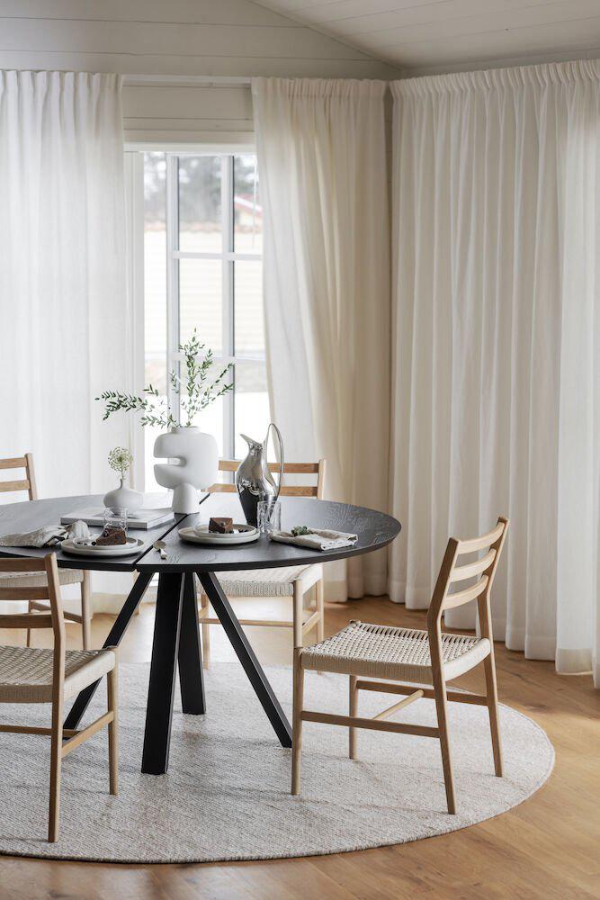 123010-120328_b_mb_Harlan_chair_beige_oak_Carradale_dining_table_black_2