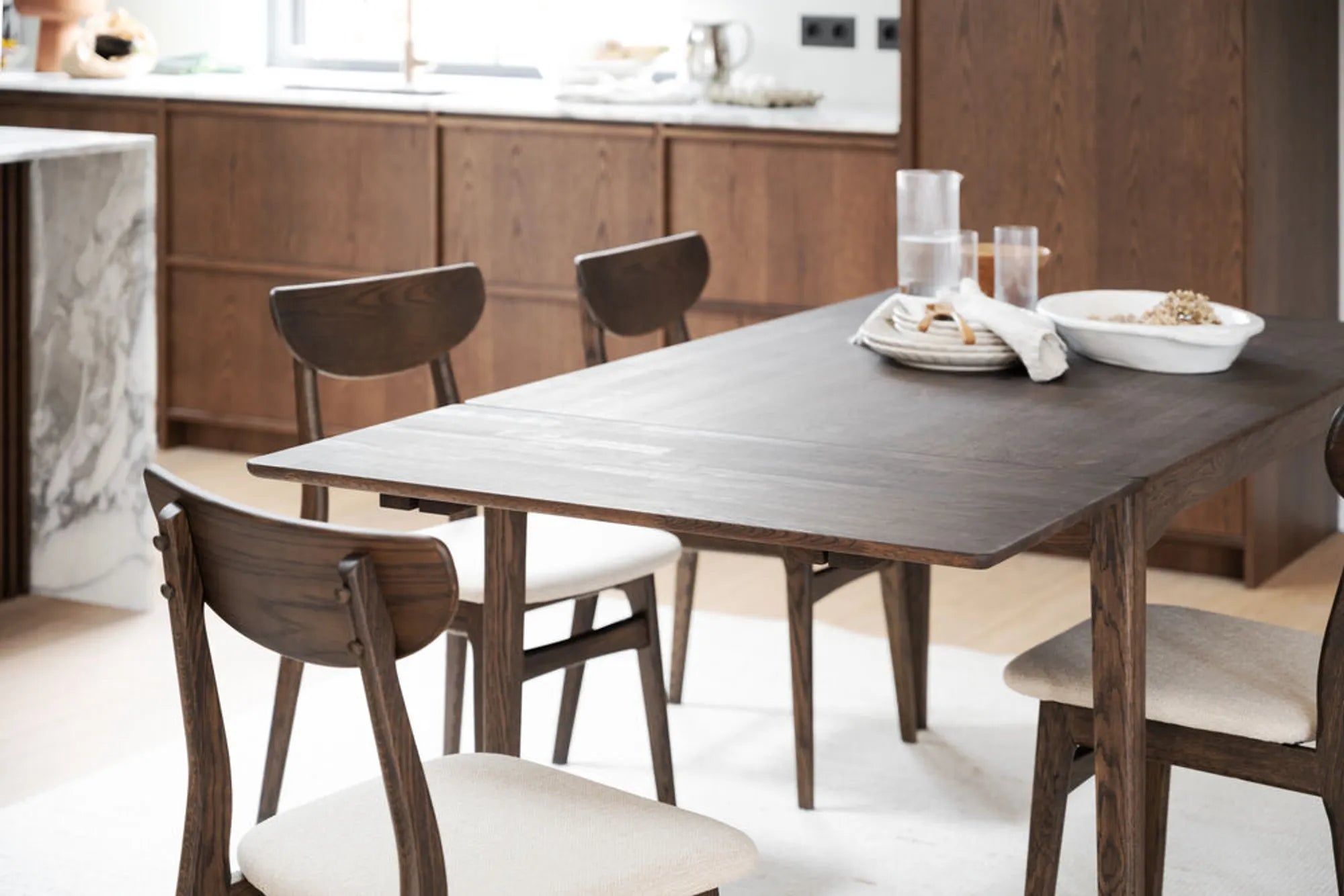 123132_b_mb_Markham_extension_90x45_in_brown_oak_13