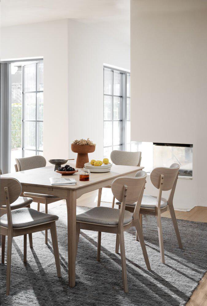 123236-113043-123128_b_mb_Markham_dining_table_in_whitewash_oak_Kato_chair_whitewash_oak_grey-beige_Donegal_01