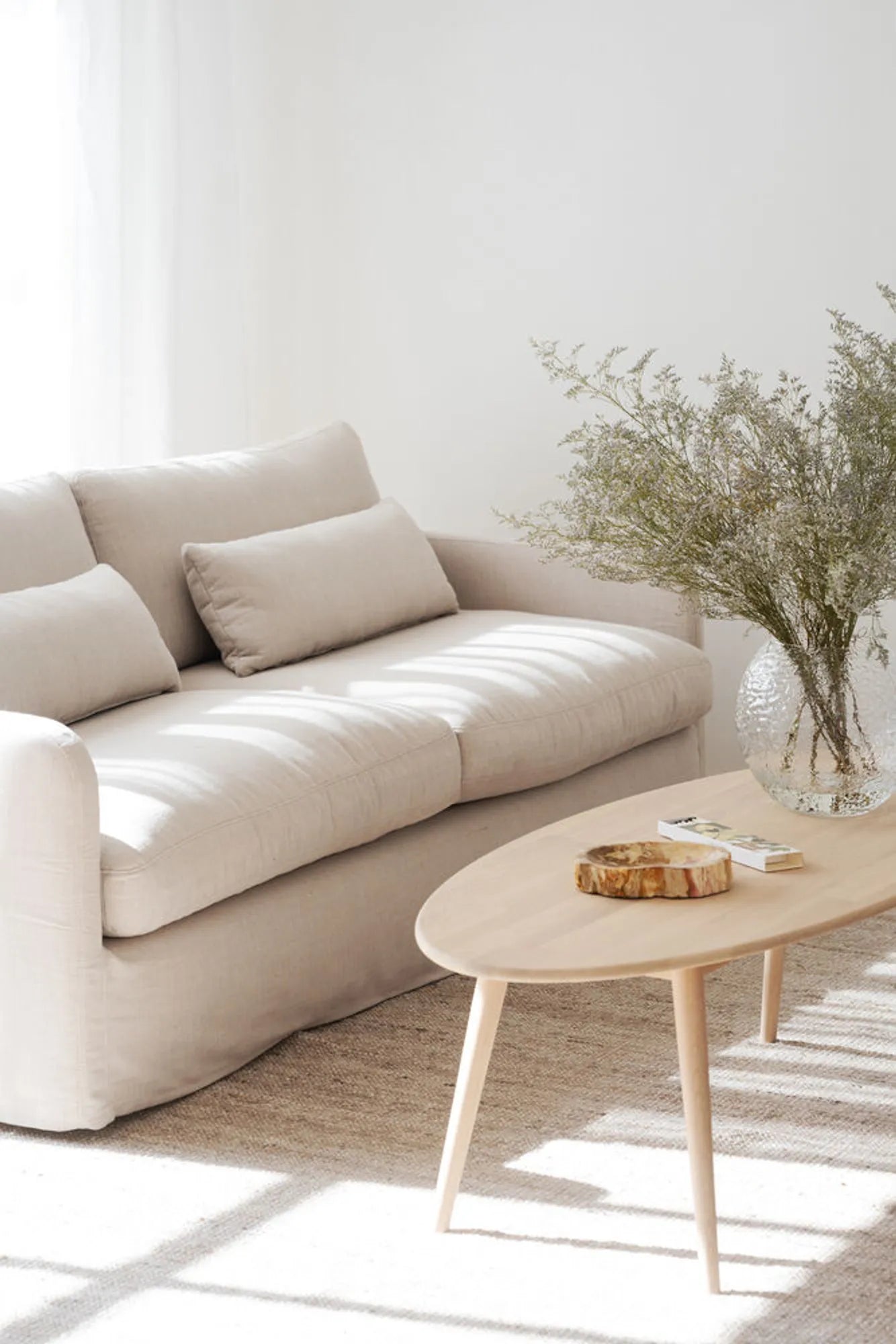 125910-128021_b_mb__Payton_3_seater_sofa_in_beige_fabric_Tompkins_Coffee_table_elliptical_whitewash_oak_01