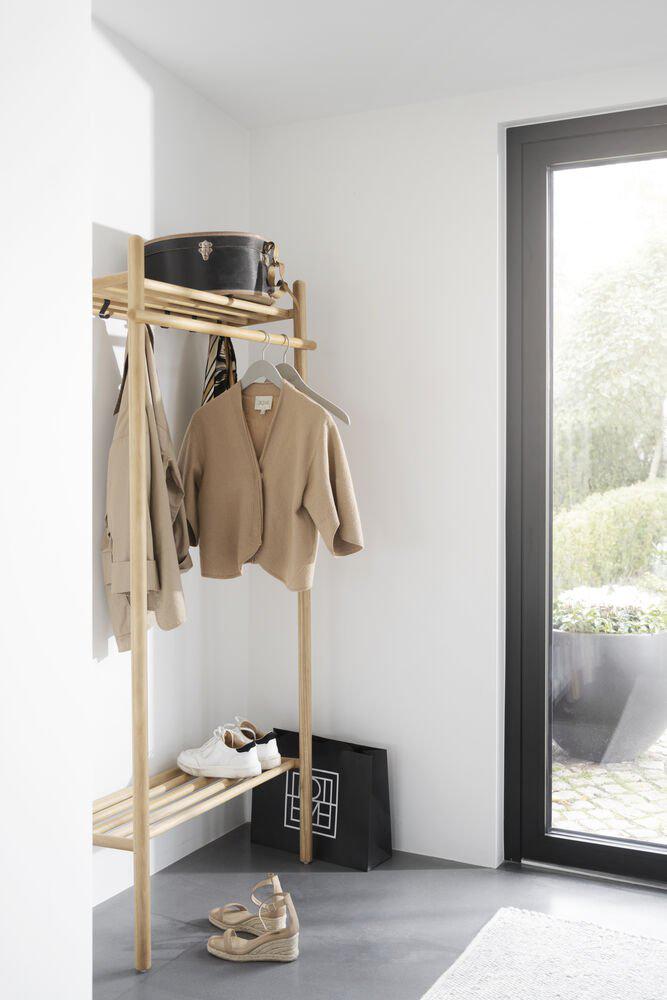 134266_b_mb_Milford_clothes_hanger_oak_01