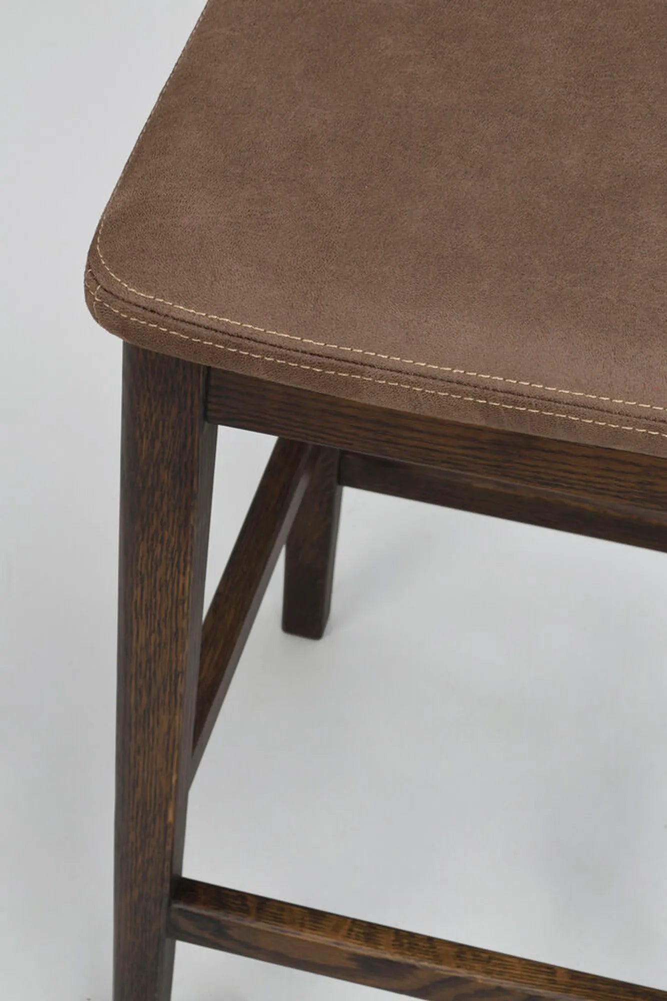 149020_b_db_DET1_Livermore_barstool_brown_oak_darkbrown_leather_look_fabric
