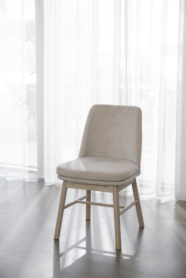 20842_amesbury-12099607