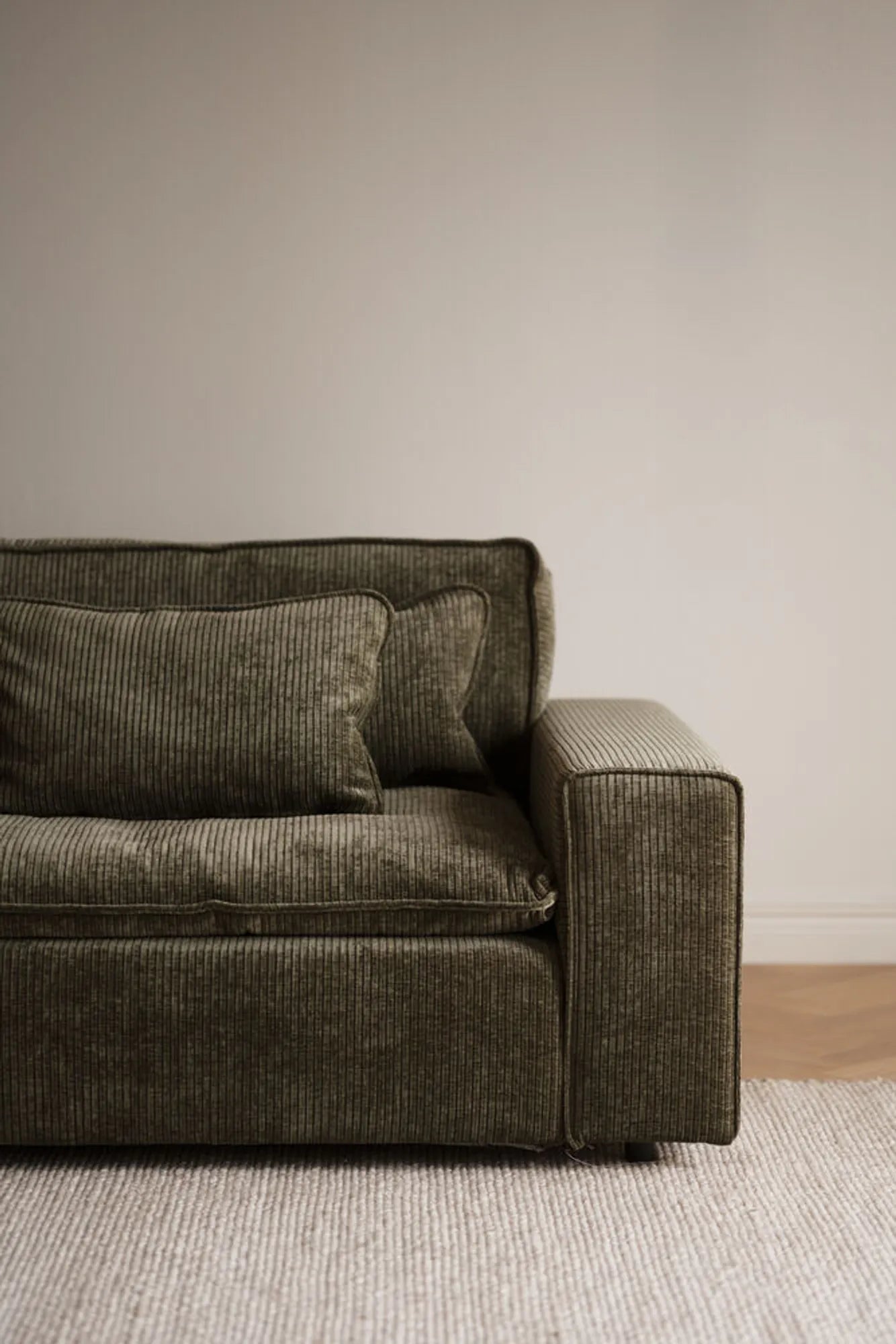 219400_b_mb_Rawlins_sofa_Rachel_207_01