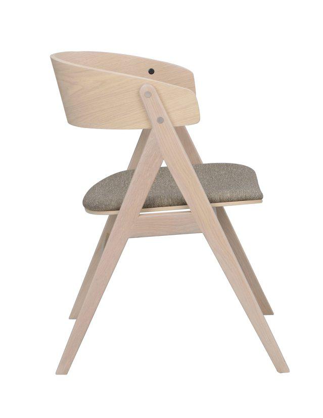 230322114008-18706_120753_c_waterton_armchair_whitepigm._oak_grey
