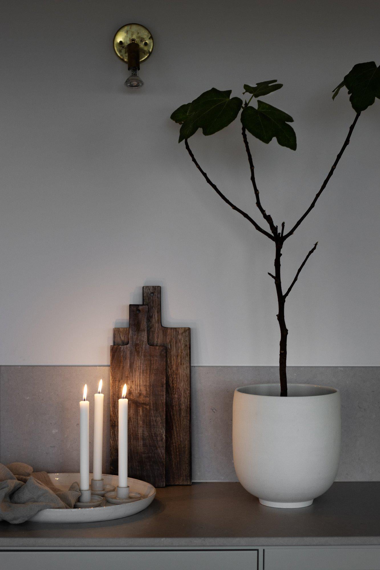 368603 kruka 21 cm på fot 1