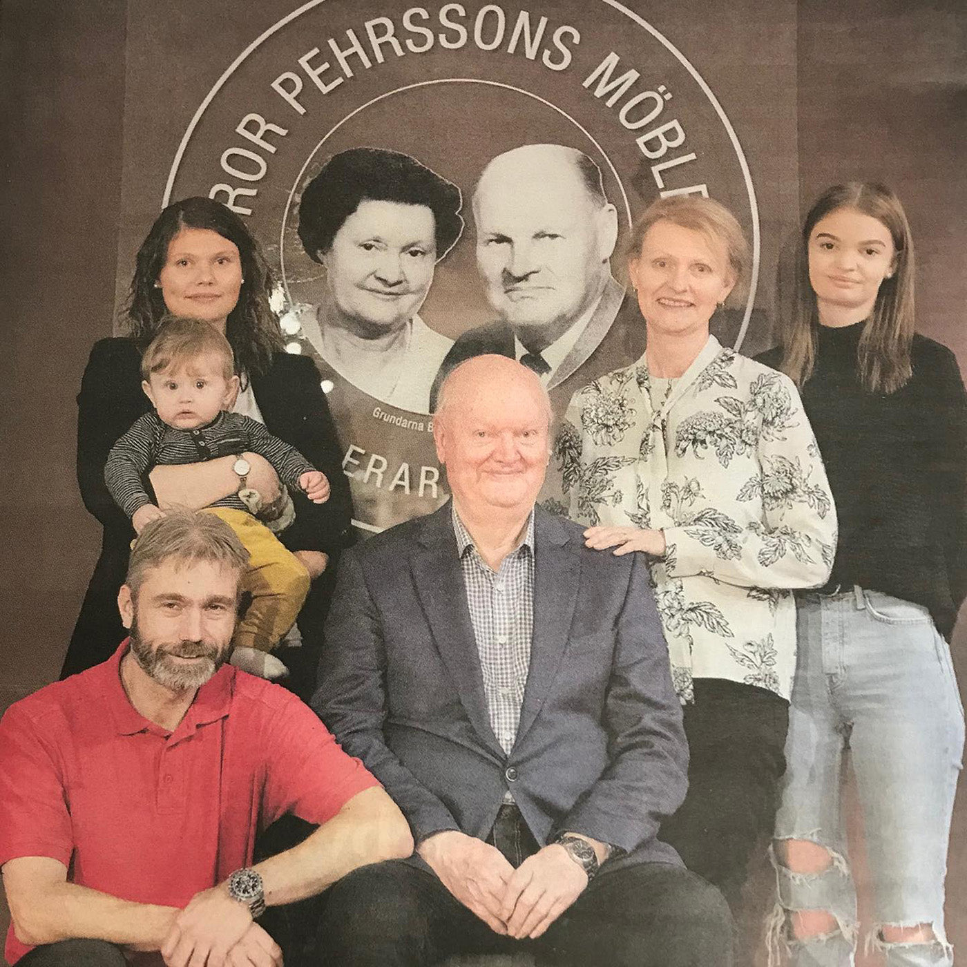 Hanna Lundkvist med lilla Walter, Jim Lundkvist, Mari Lundkvist, Linnea Lundkvist och i mitten Arne Pehrsson.