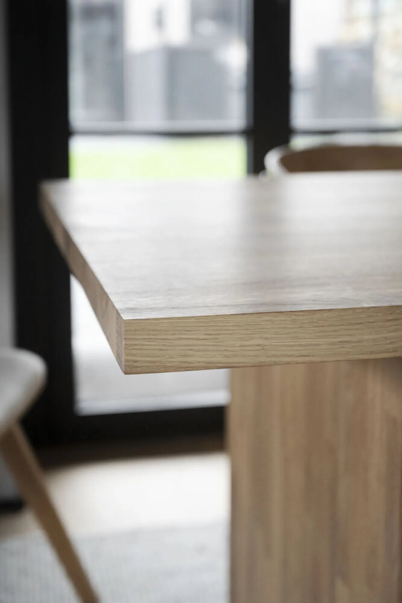 EMMETT_DINING_TABLE_-_120356_02