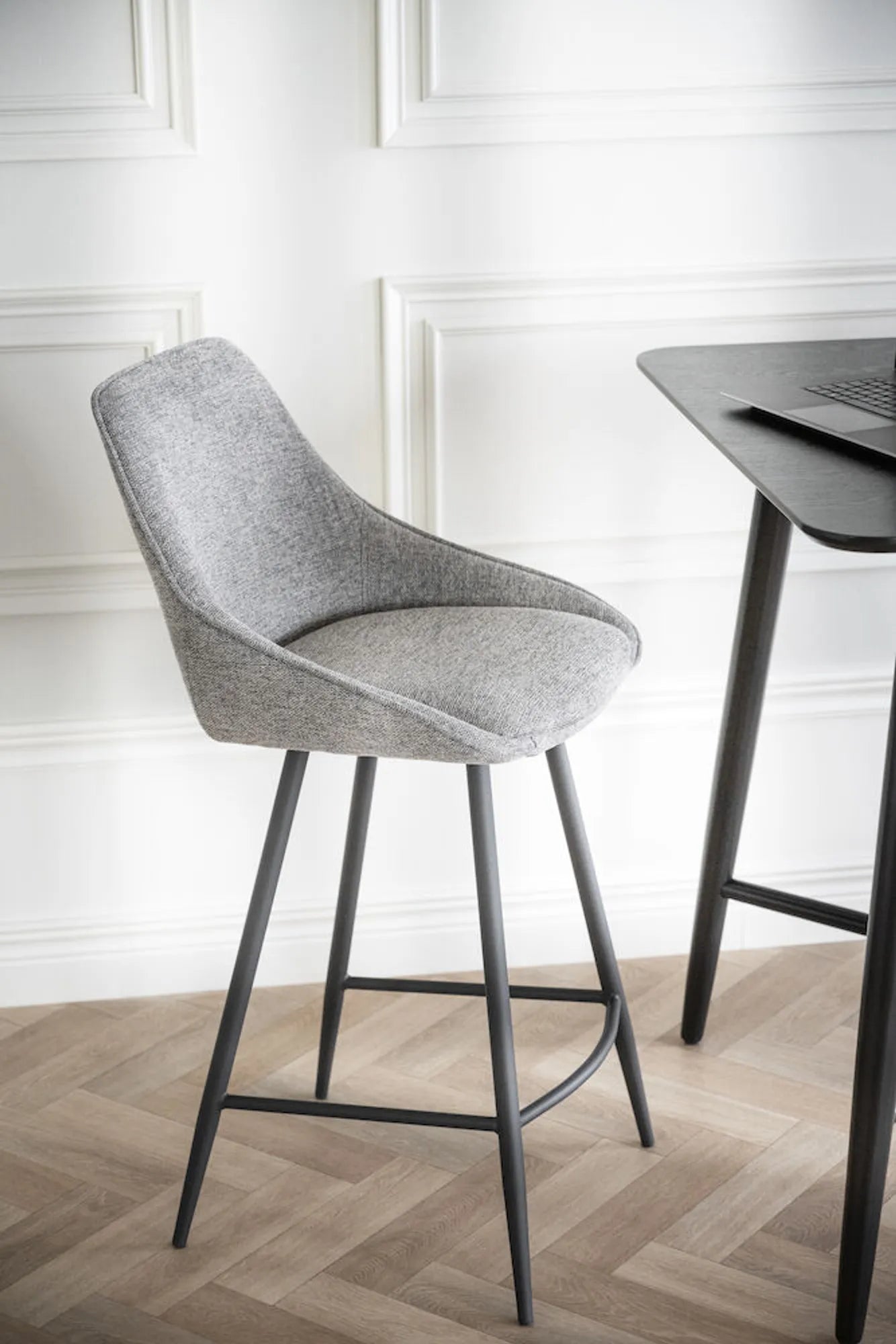 Lotta_bar_table_-_110710_Sierra_-_110478_07