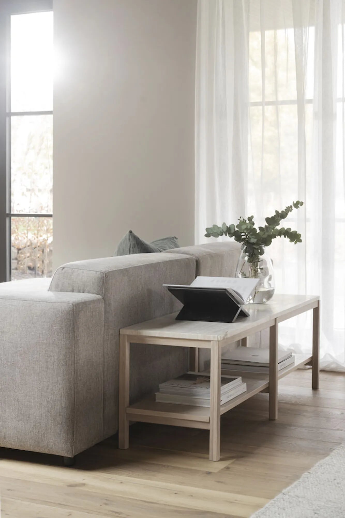ORWEL_CONSOLE_TABLE_-_120901