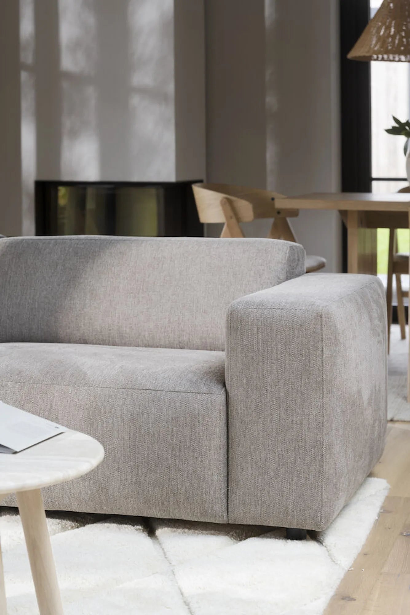 WILLARD_SOFA_-_121310_TARANSAY_COFFEE_TABLE_-_120844_120847_04