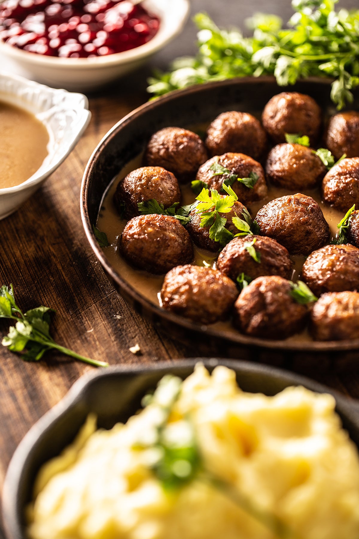 Köttbullar med mos och lingon