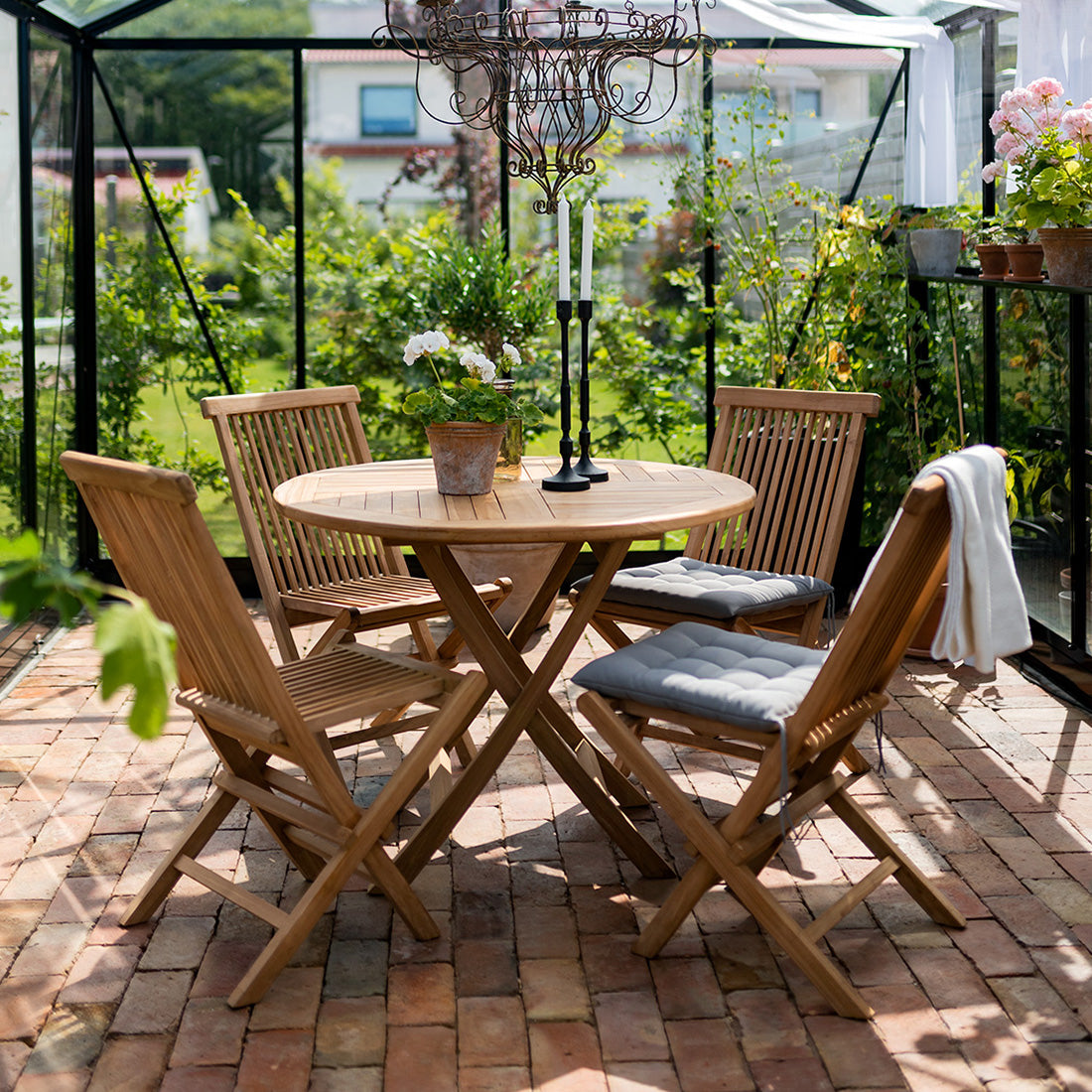 Bali bord och stolar från Mer Hemma