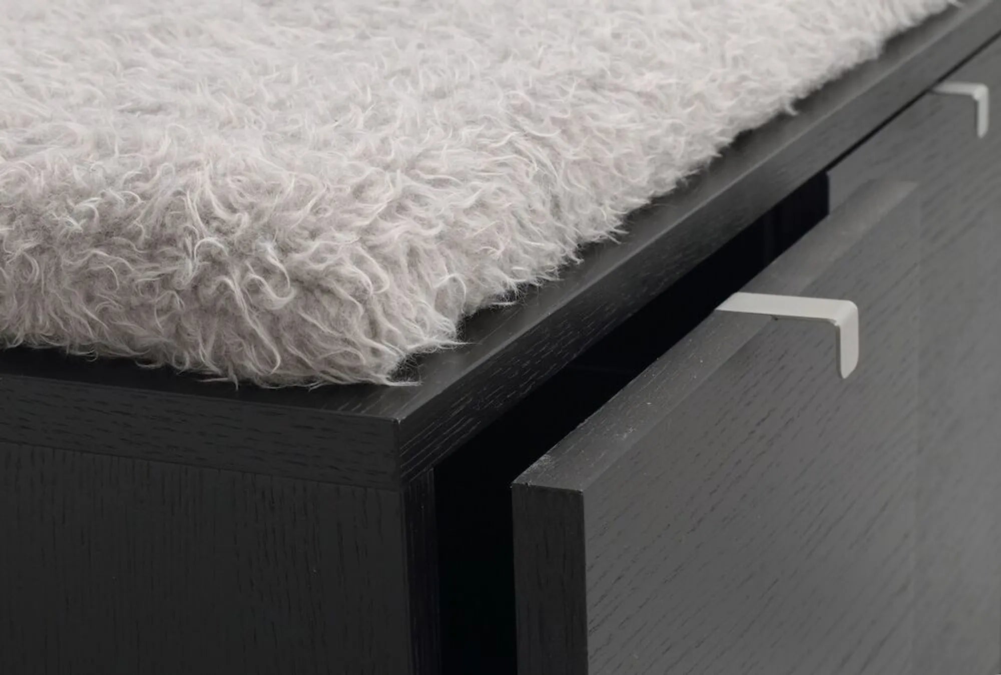 103758_det3_Confetti_bench_w_2drawers_black_sheepskin_imitation_B 1