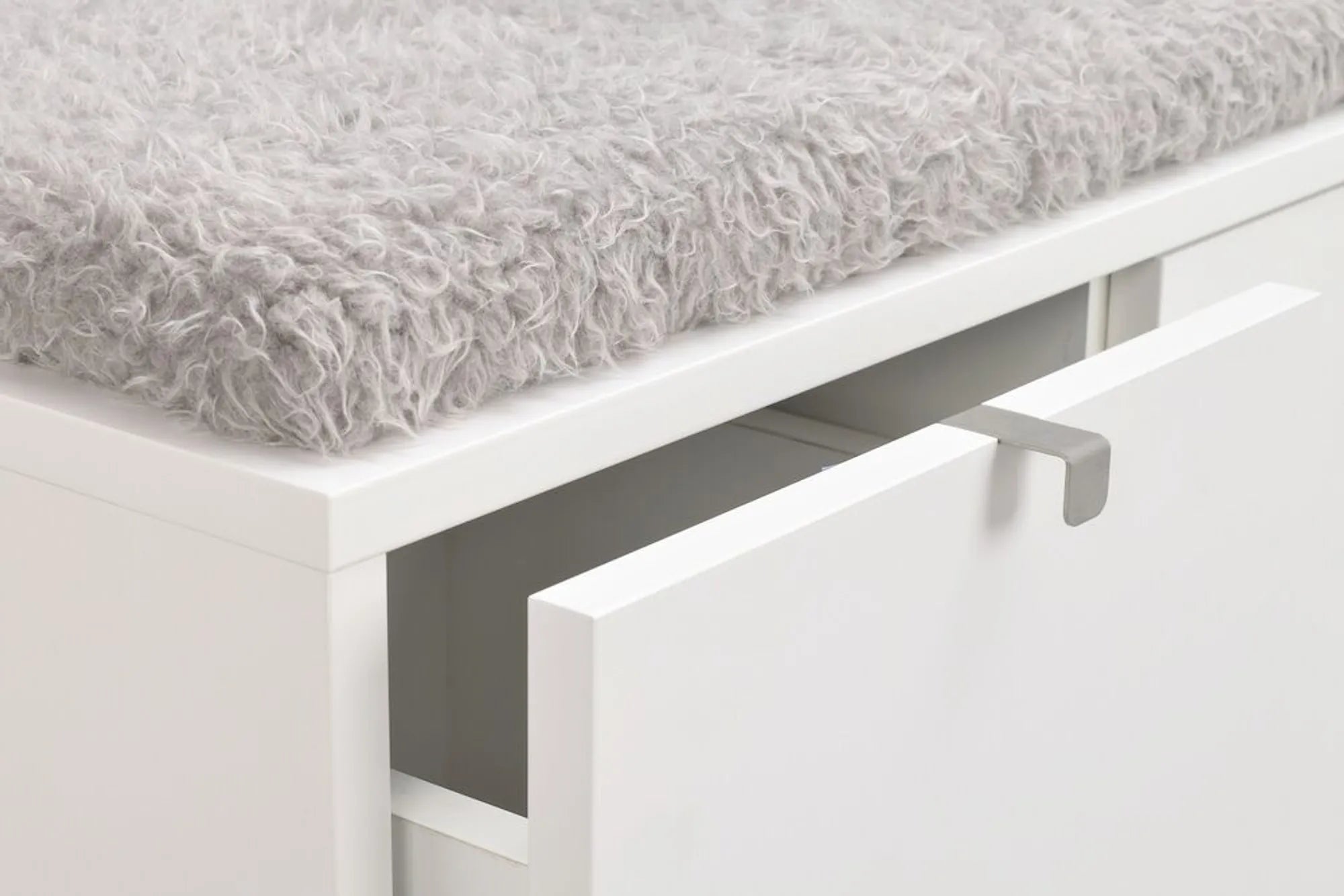 103764_det5_Confetti_bench_w_3drawers_white_sheepskin_imitation_B