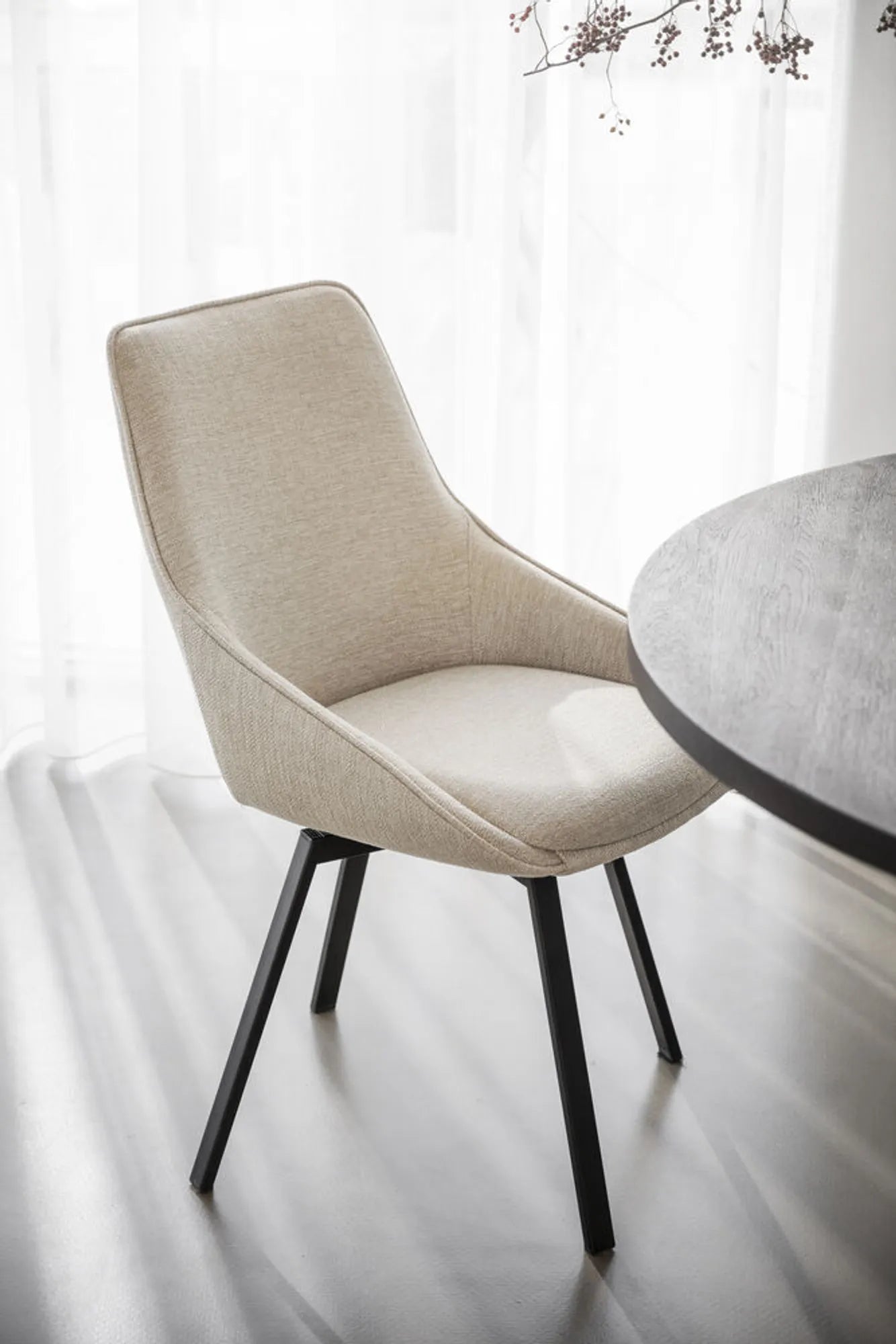 117859_b_mb_Alison_chair_light_beige_black_6