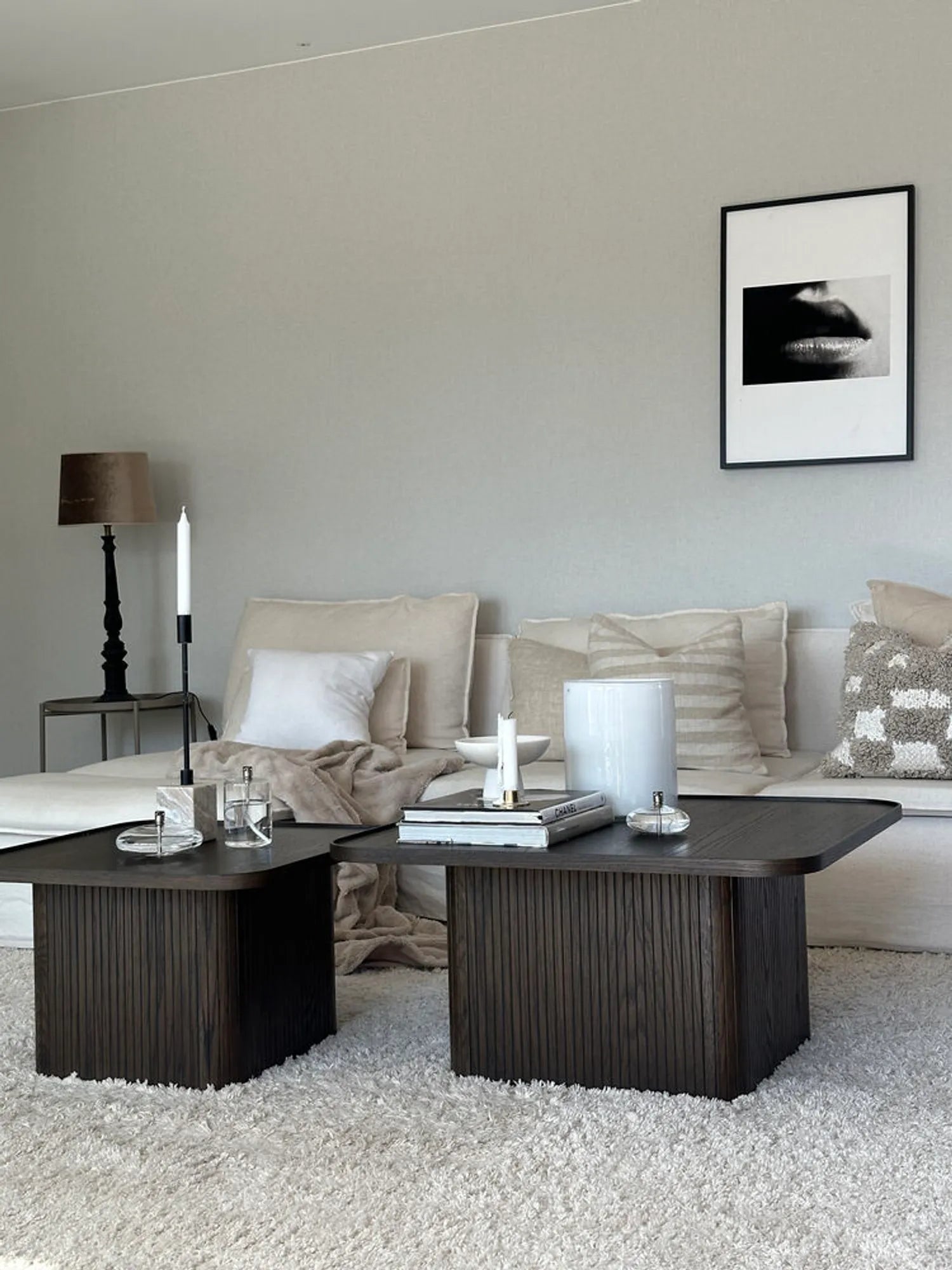 120104-120105_b_mb_Sullivan_coffee_table_brown_03_ny 1