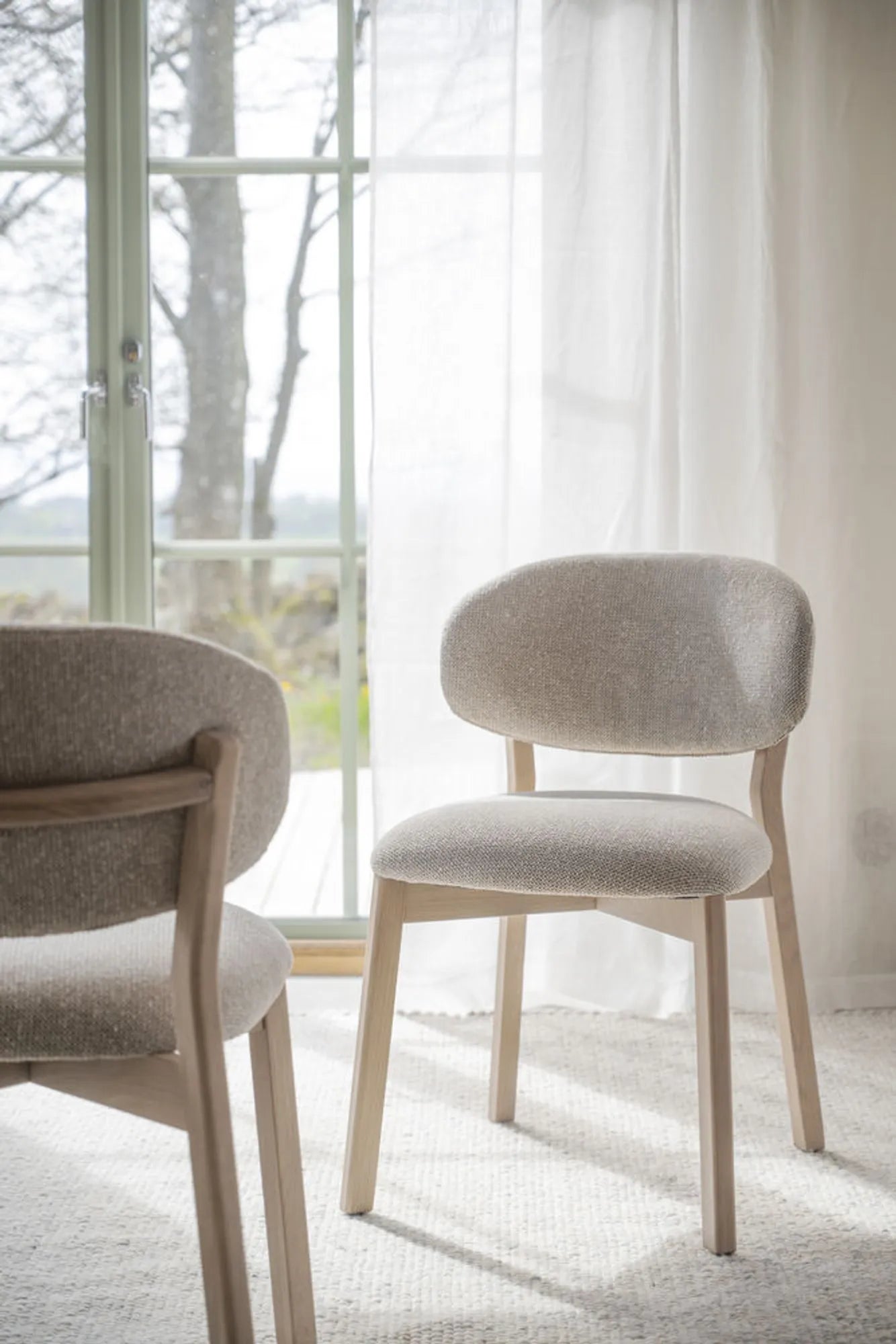 120176_b_mb_Patterson_chair_beige_ww_02