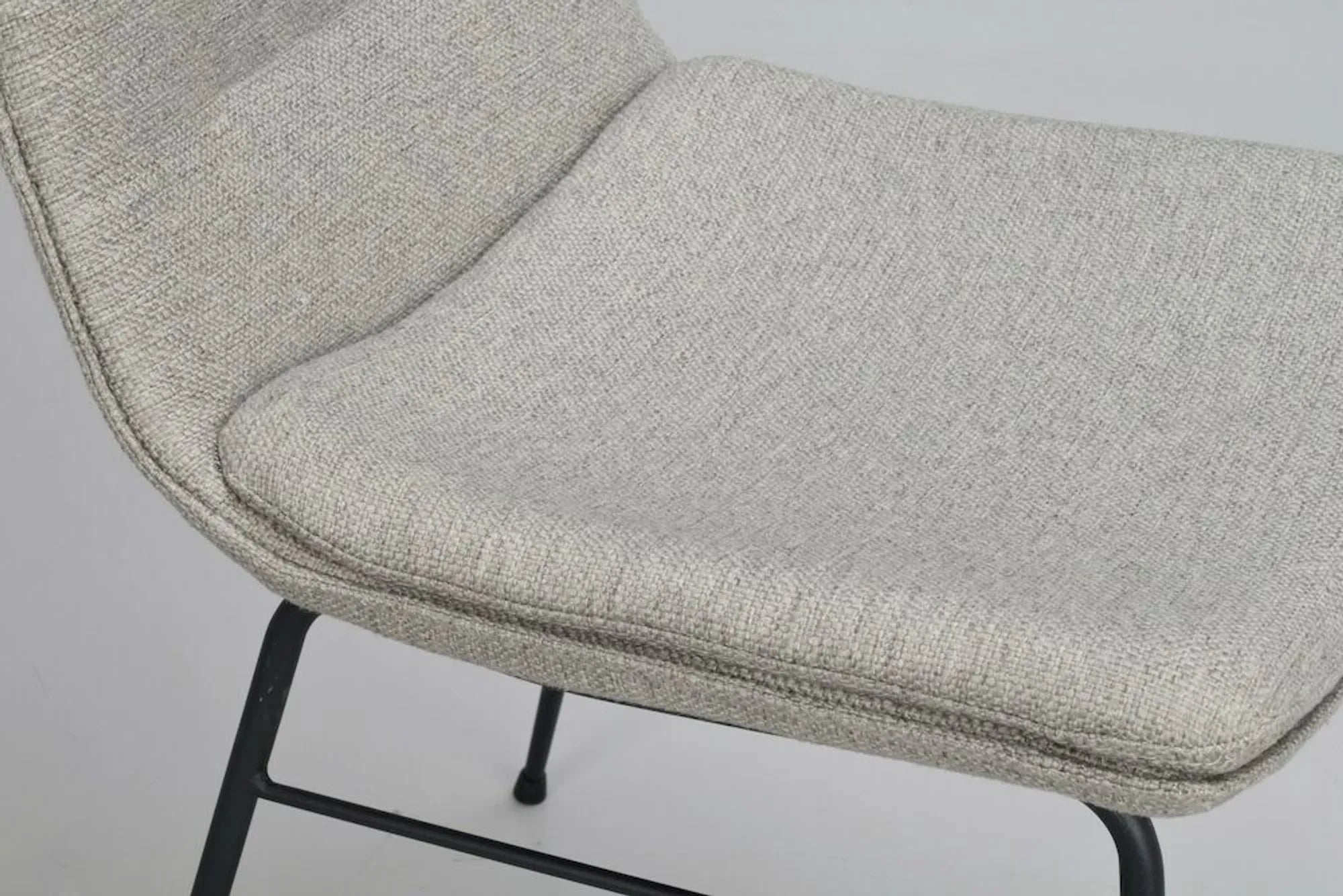 120203_DET1_Lowell_chair_light_grey_fabric_black_Large
