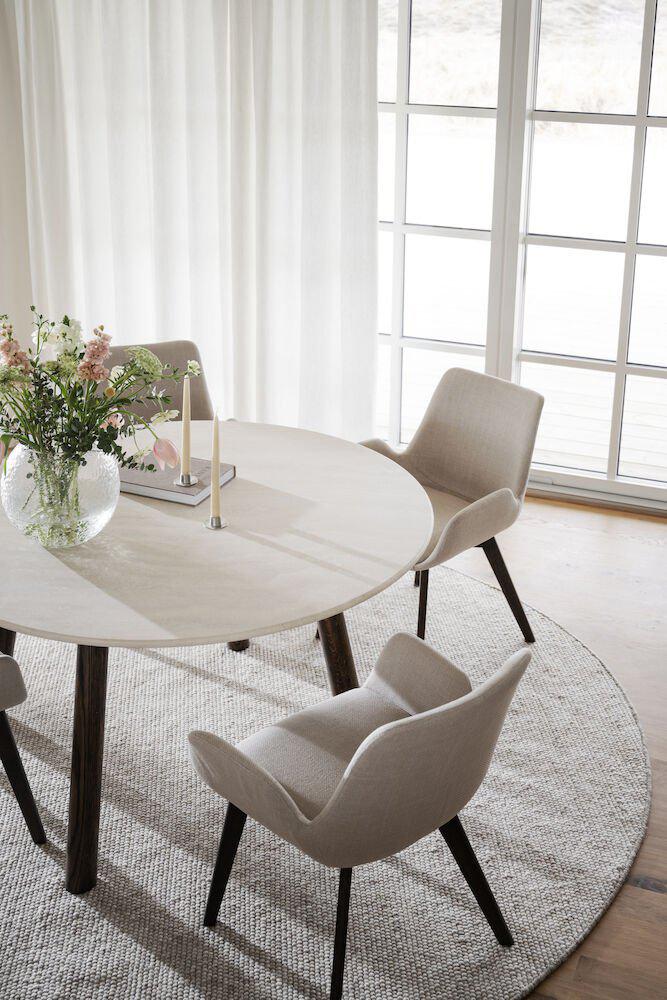 120831-120806_b_mb_Taransay_dining_table_beige_brown_Drimsdale_armchair_beige_brown_3