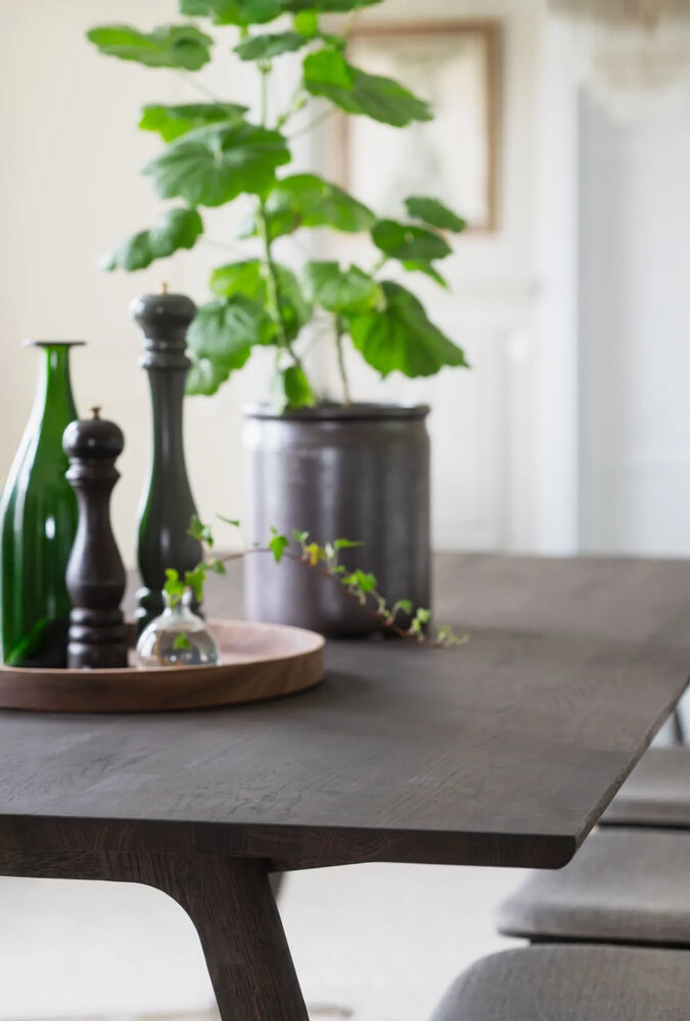 128170_b_mb_Clapperton_dining_table_brown_02