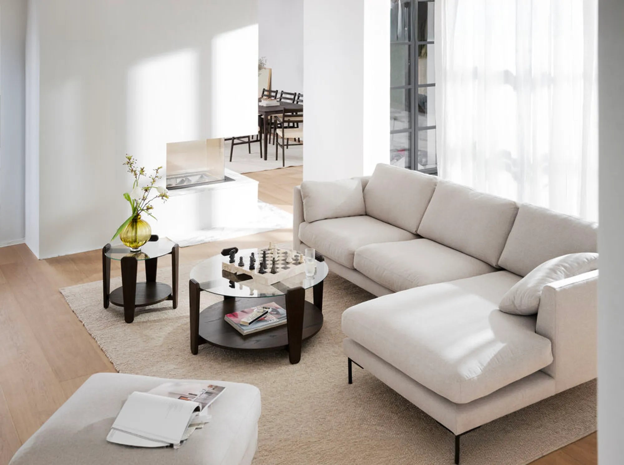 129153-129152-121275-121274_b_mb_Corwin_sofa_35_seater_chaise_longue_R_light_beige_Corwin_fotstool_Arran_coffee_table_03