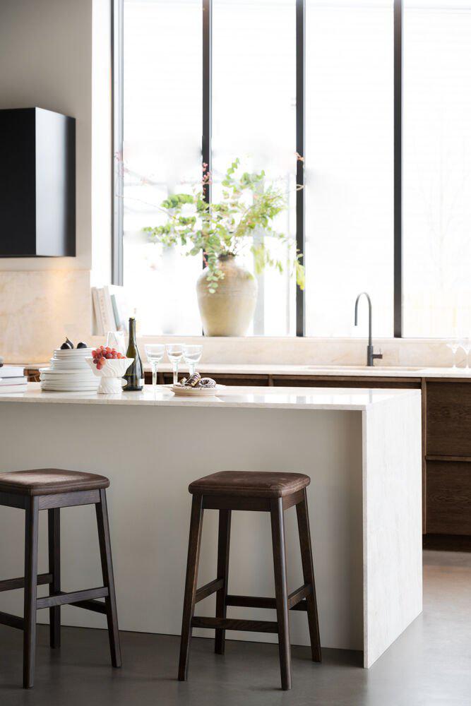 149020_b_mb_Livermore_bar_stool_brown_04