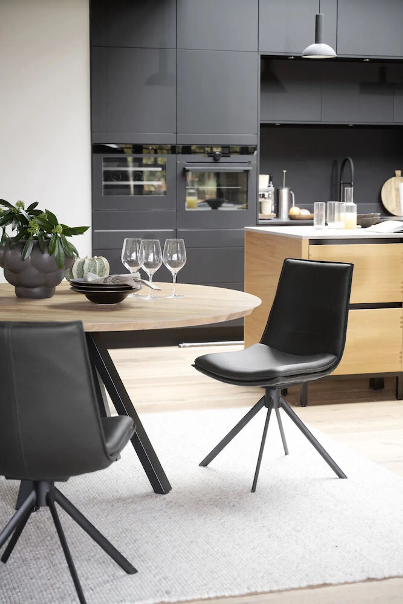 CARRADALE_DINING_TABLE_-_120896_LOWELL_CHAIR_-_120253__03
