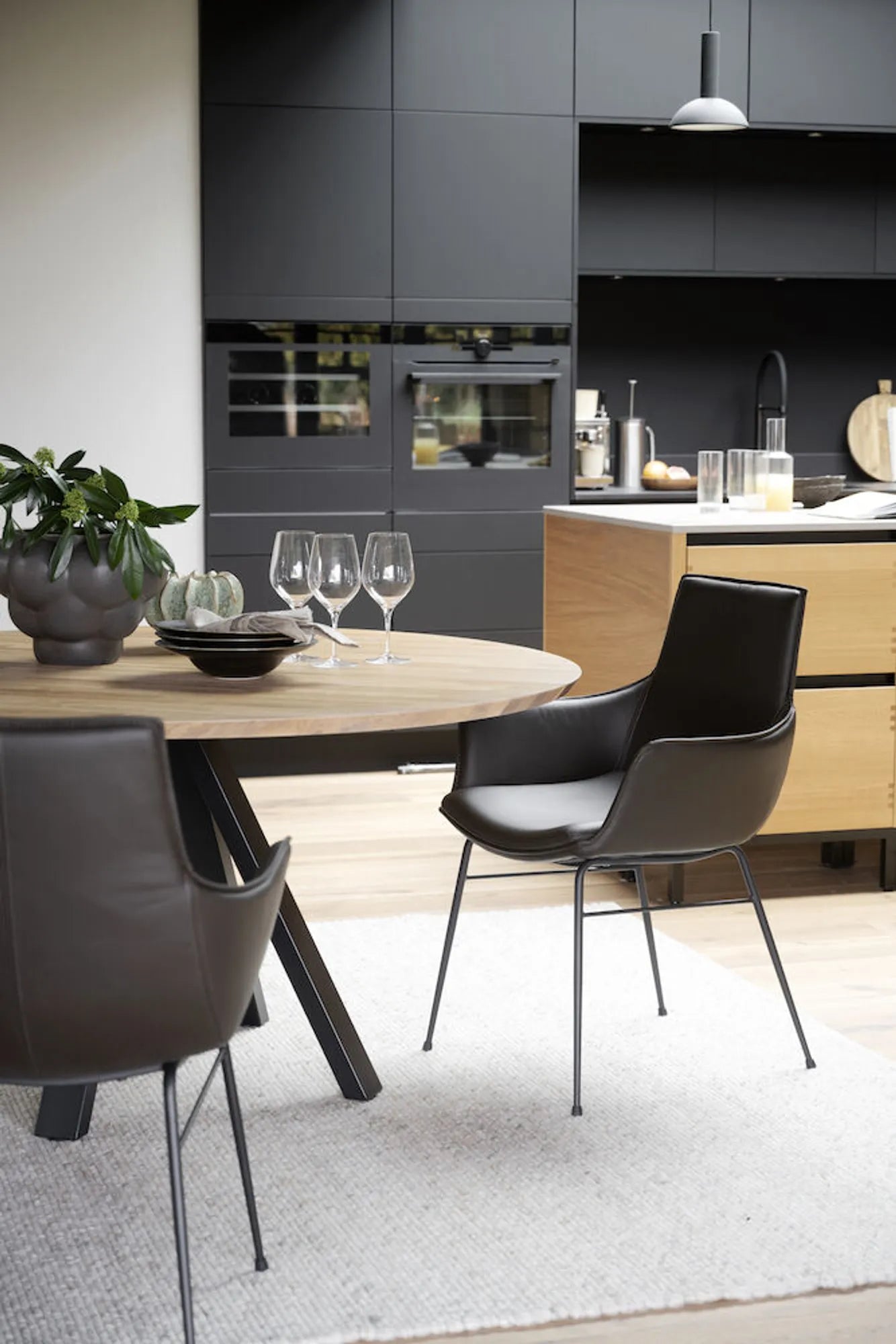 CARRADALE_DINING_TABLE_-_120896_LOWELL_CHAIR_-_120259_02