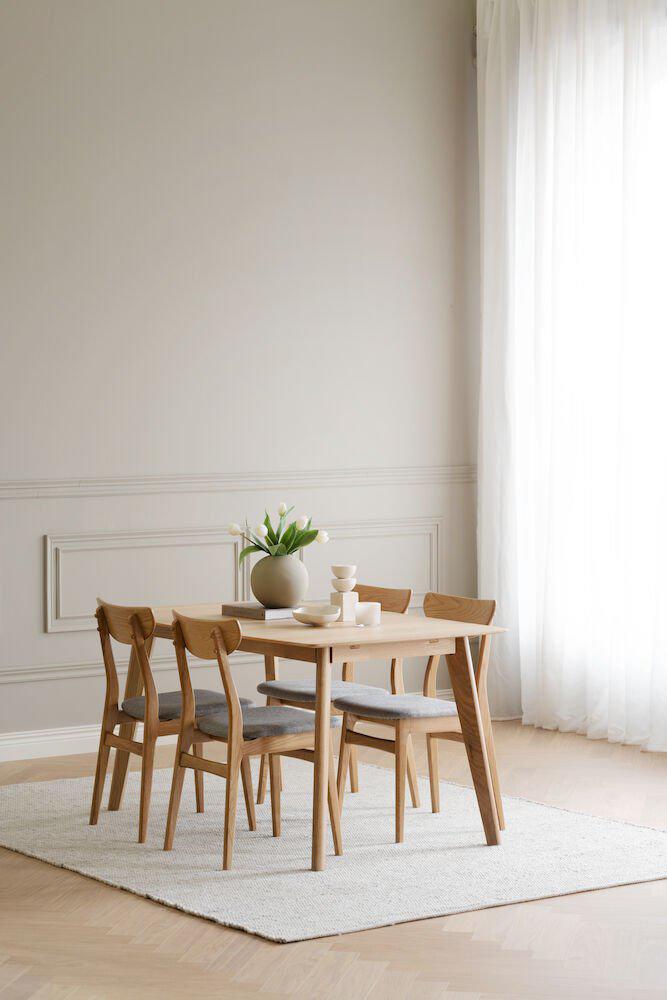 Cirrus_table_-_114141_Rodham_chair_-_120065_Auckland_-_120451_01