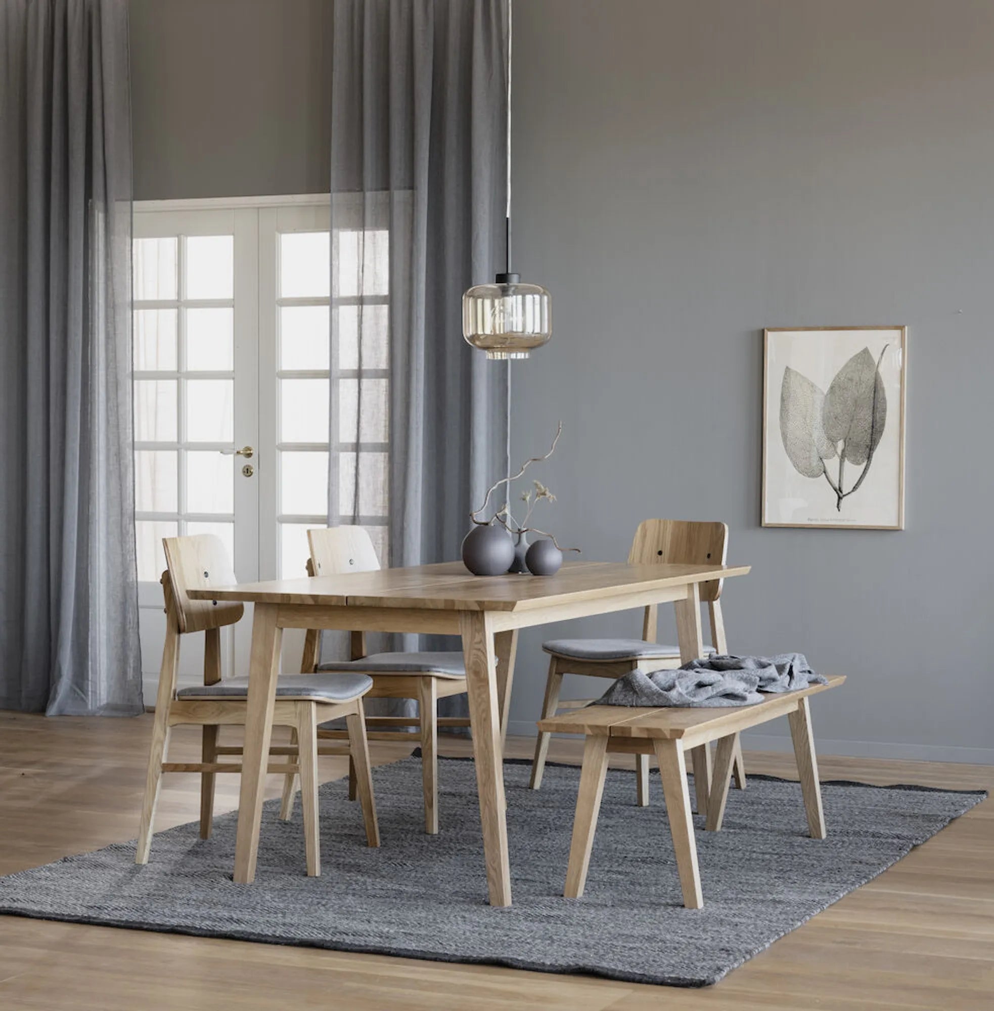Melfort_table_-_119745_Melfort_bench_-_119748_Nagano_chair_-_119430_06